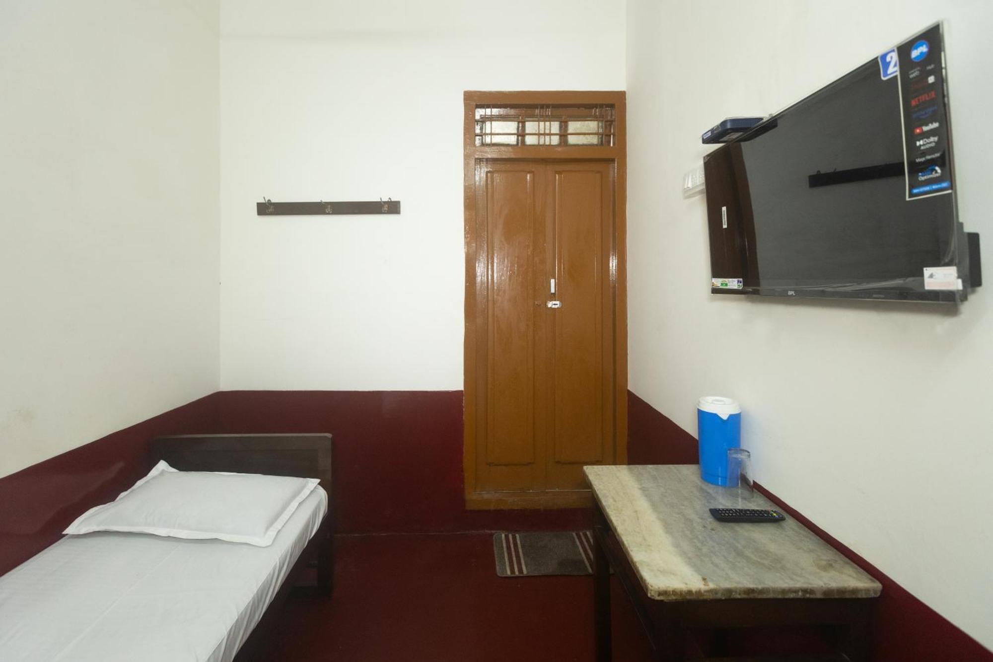 Sri Ramakrishna Hotel บังกาลอร์ ภายนอก รูปภาพ