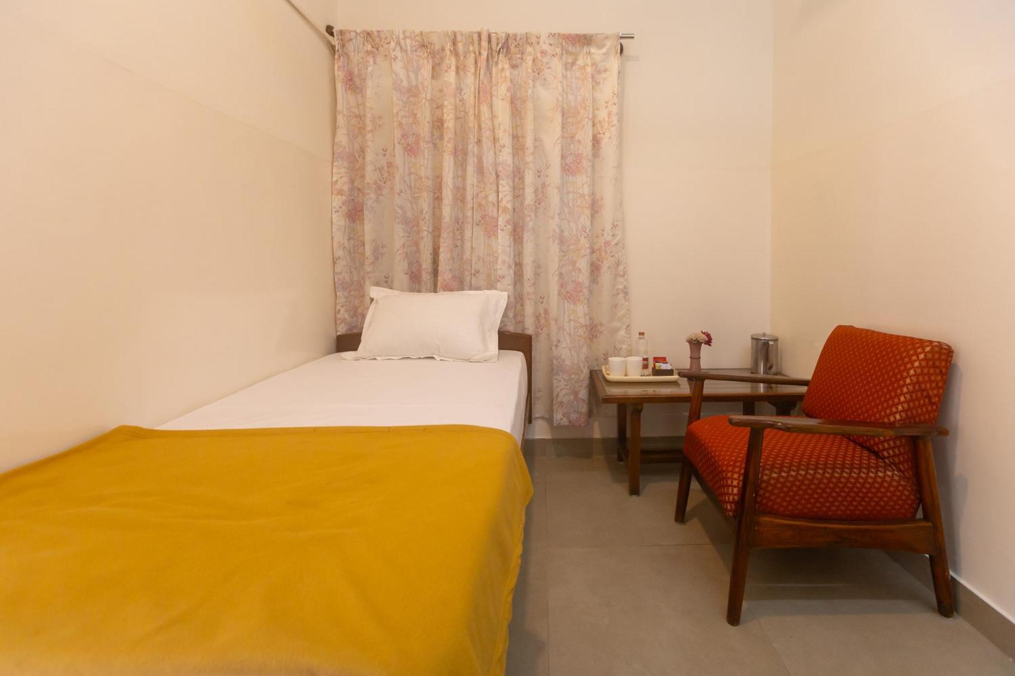 Sri Ramakrishna Hotel บังกาลอร์ ภายนอก รูปภาพ