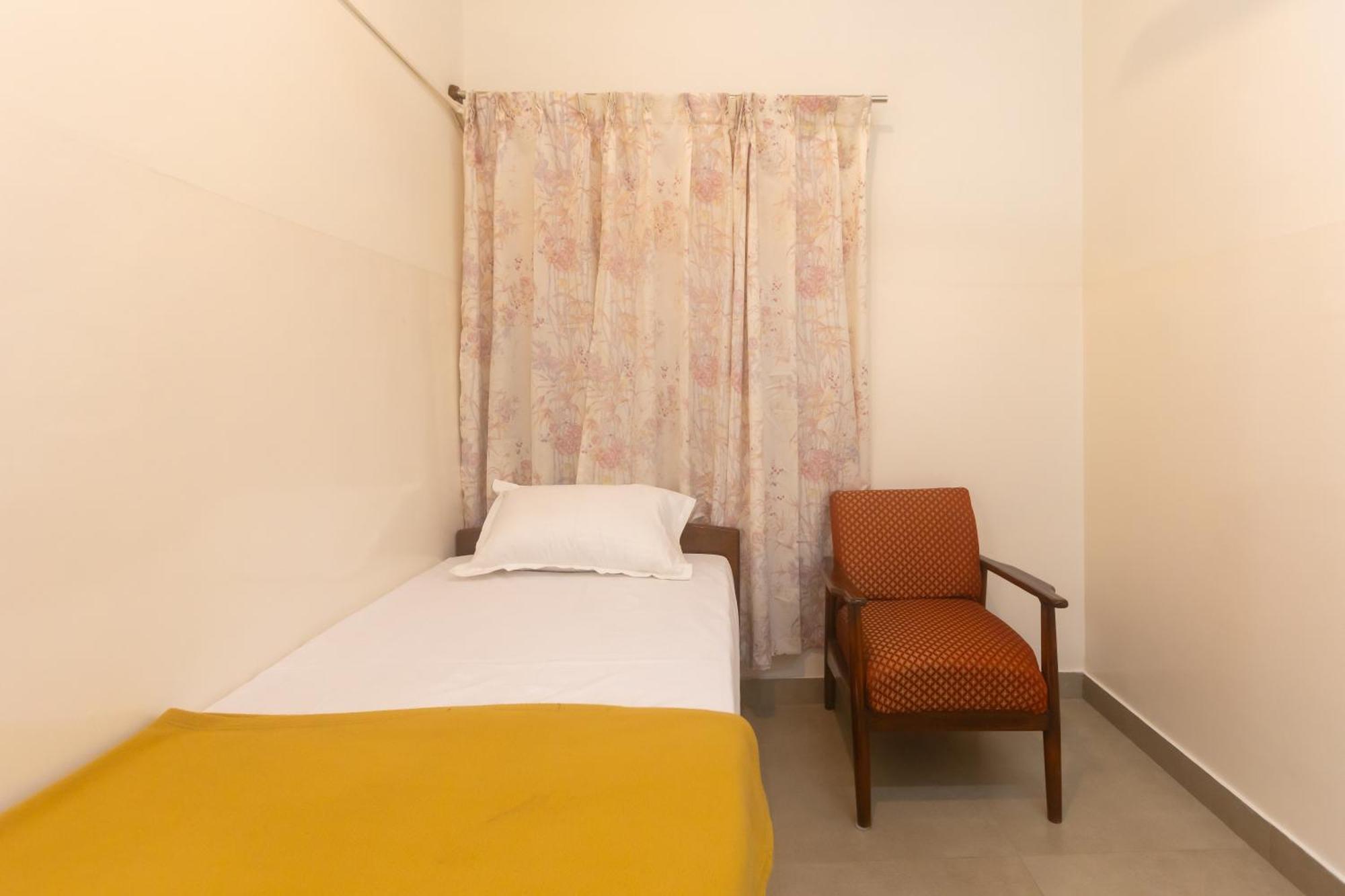 Sri Ramakrishna Hotel บังกาลอร์ ภายนอก รูปภาพ