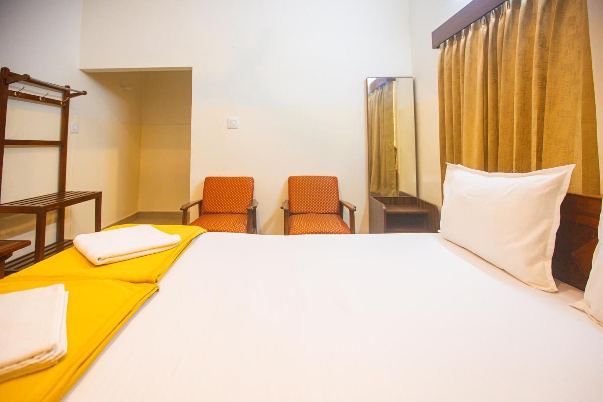 Sri Ramakrishna Hotel บังกาลอร์ ภายนอก รูปภาพ