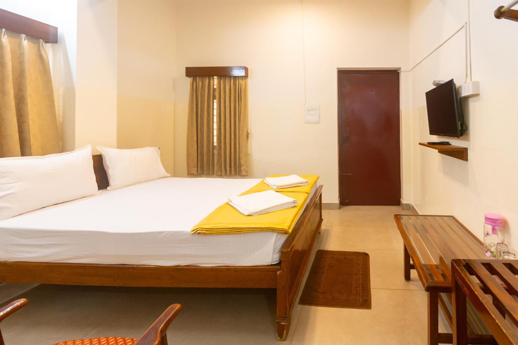Sri Ramakrishna Hotel บังกาลอร์ ภายนอก รูปภาพ